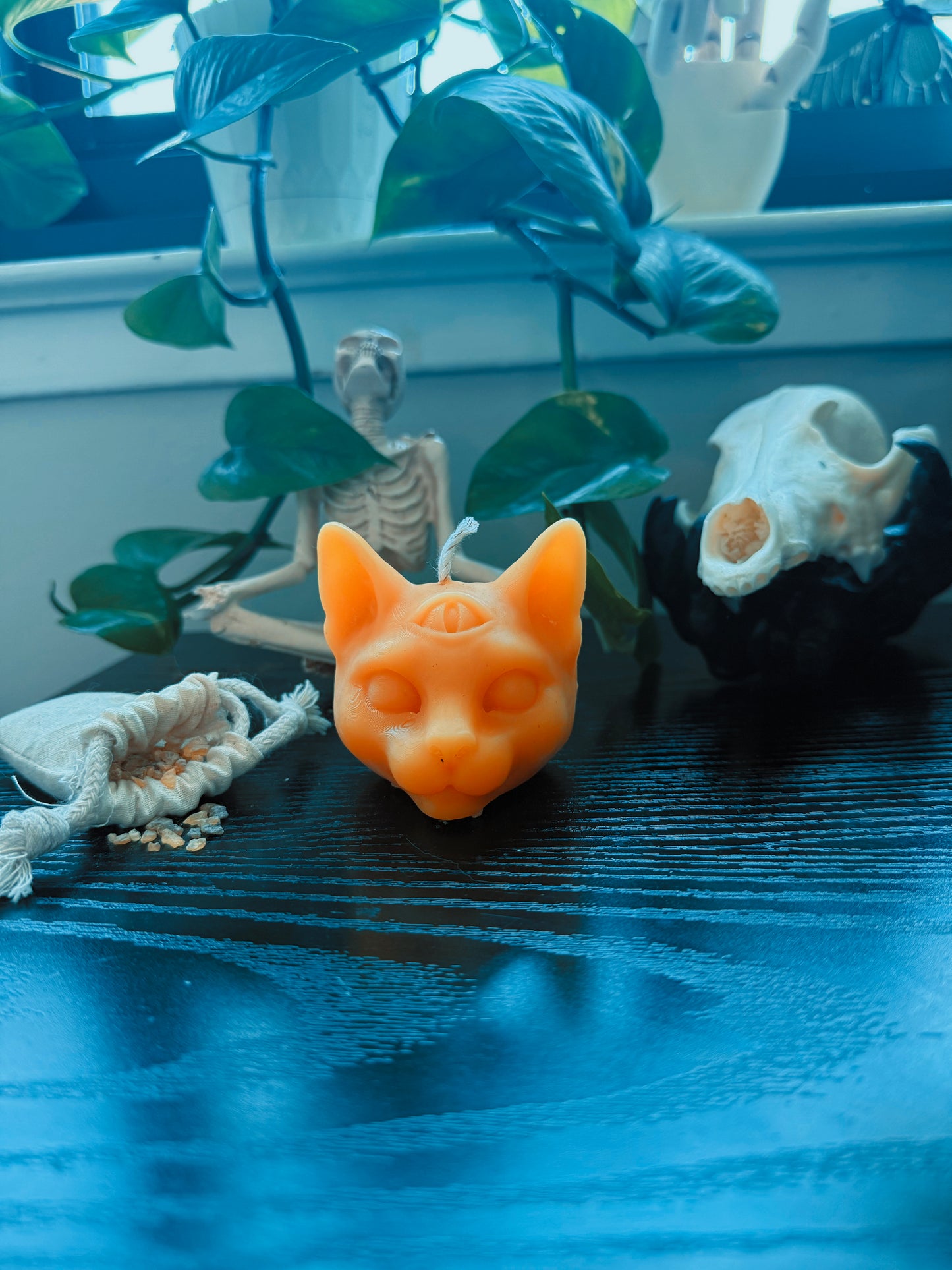 Familiar Candle
